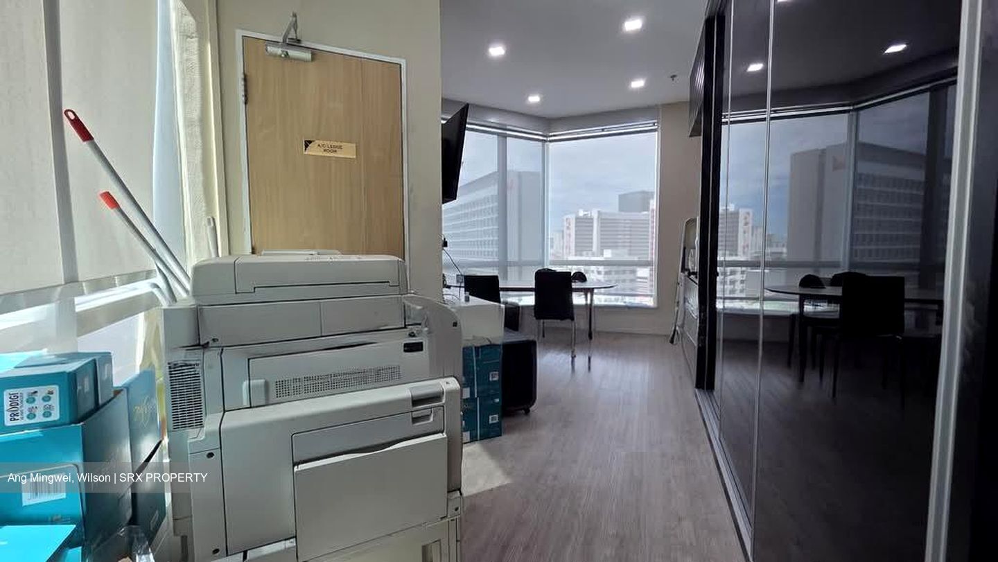 Sunshine Plaza (D7), Office #619162651